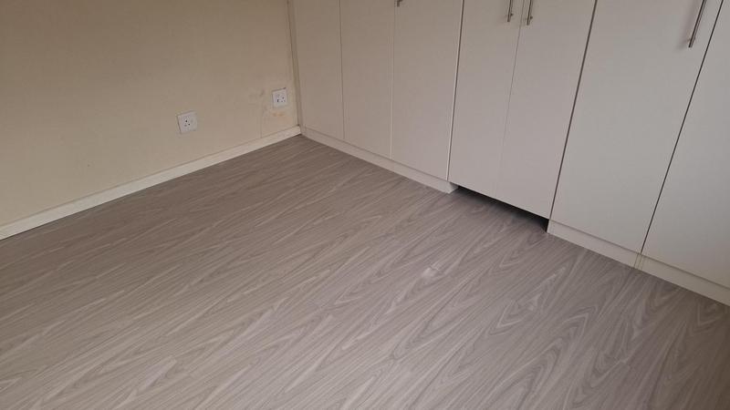 To Let 1 Bedroom Property for Rent in Goodwood Central Western Cape